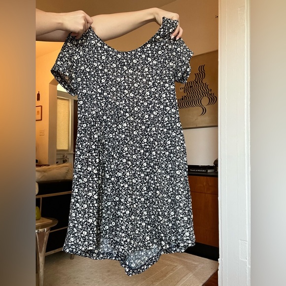 Vintage Express Flowy Floral Romper - Picture 6 of 8
